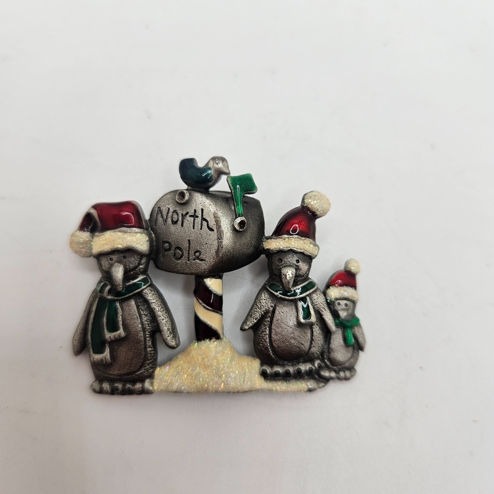 Vintage KC Pewter North Pole Penguin Family Brooch Pin Christmas Holiday‎ Winter